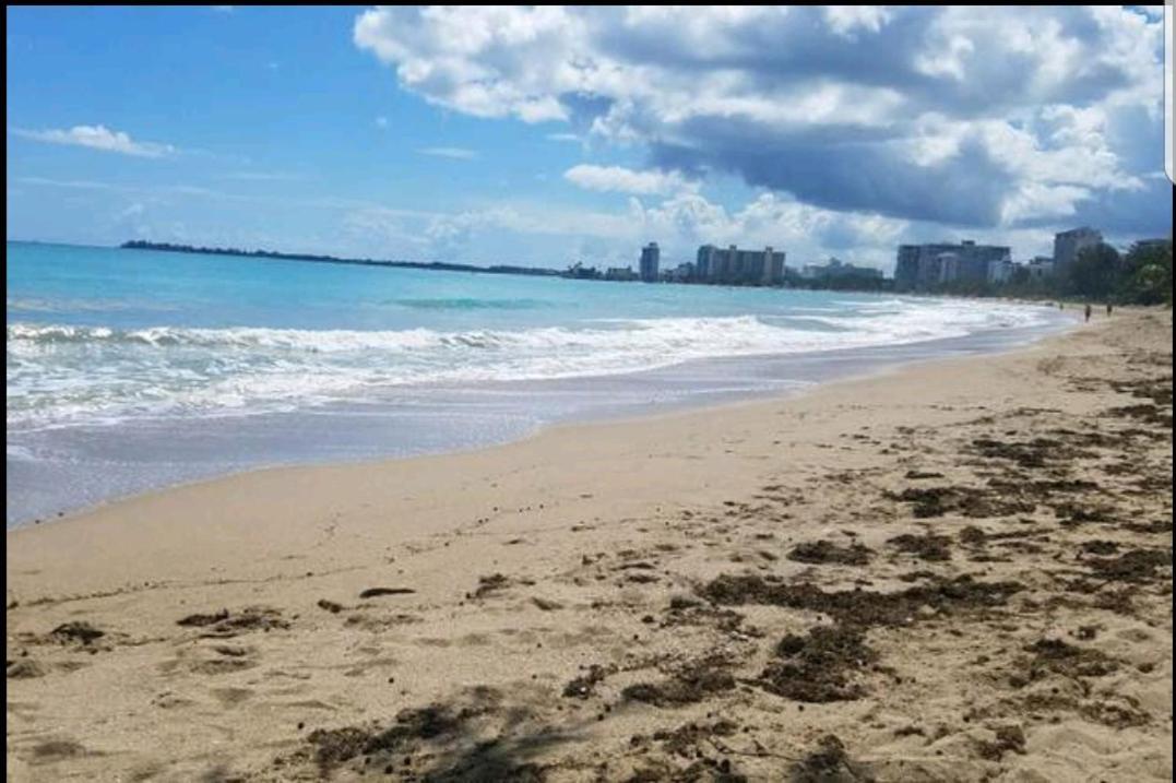 Beach Front Apt Isla Verde 3 Apartment San Juan Room photo
